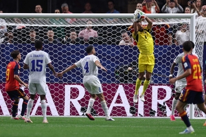 Cape Verde holds Spain to a surprising 0-0 draw in the country's World Cup debut