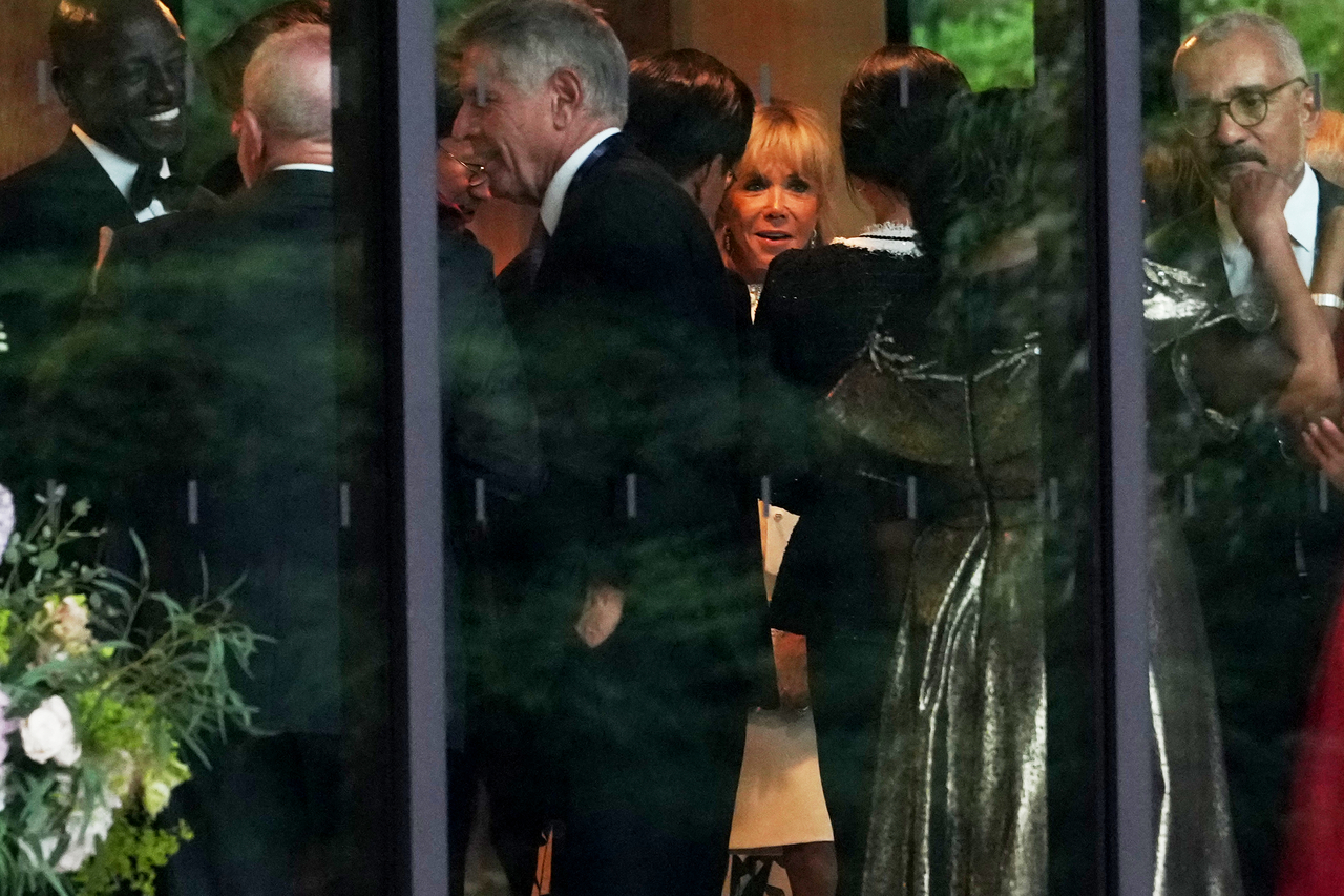 President Lee Jae Myung and First Lady Kim Hye Kyung converse with Brigitte Macron, wife of French President Emmanuel Macron, while waiting in a cabin after the plenary session at the G7 summit in Evian-les-Bains, France, on June 16, 2026. (AP-Yonhap)