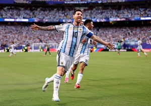 Lionel Messi ties Klose's World Cup goals record with his first hat trick as Argentina tops Algeria