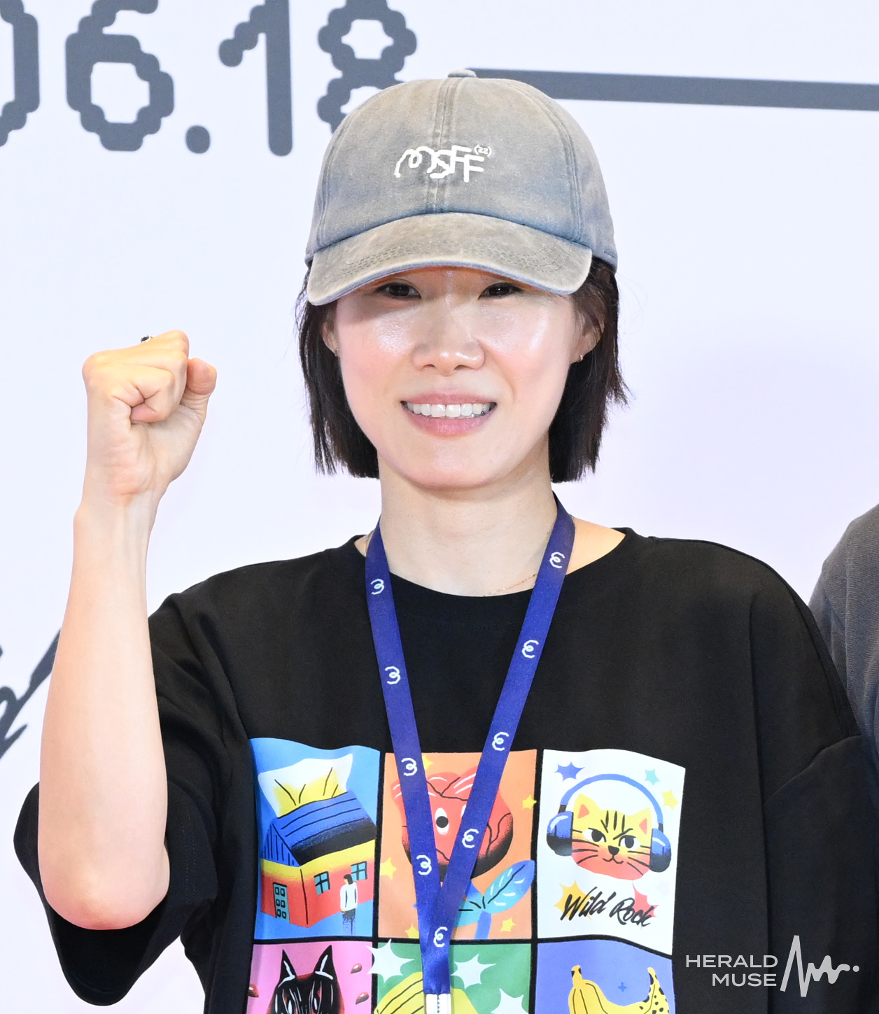 [헤럴드뮤즈=윤병찬 기자] 이옥섭 감독이 18일 서울 용산구 CGV 용산아이파크몰에서 열린 ’22회 미쟝센단편영화제‘ 개막식에 참석해 포즈를 취하고 있다.