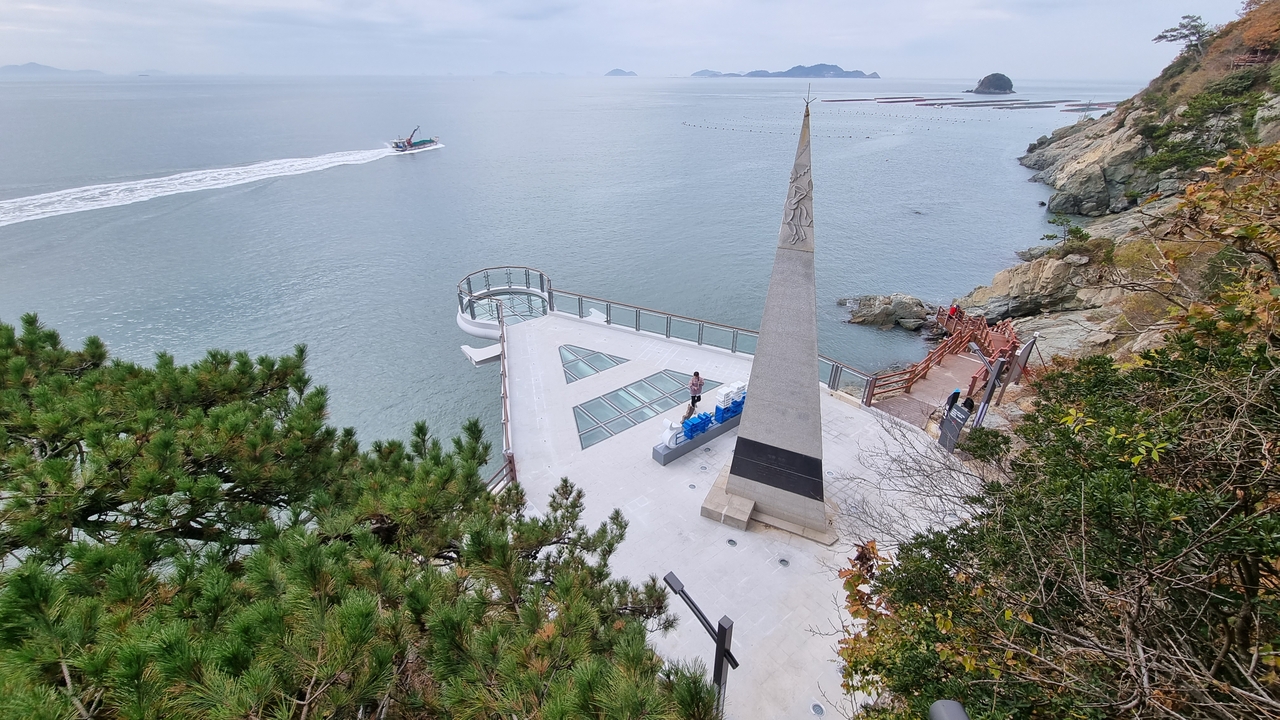 Ttangkkeut Tower (Hong Yoo/The Korea Herald)