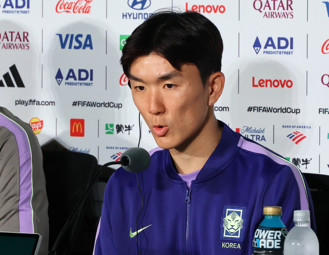 South Korea midfielder Hwang In-beom speaks at a press conference before his team's Group A match against Mexico at the 2026 FIFA World Cup at Estadio Guadalajara in Zapopan, Mexico, on Wednesday. (Yonhap)