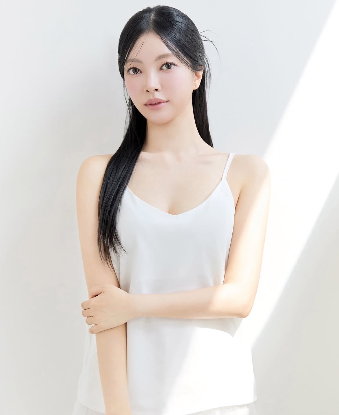 Song Chae-ah, a former K-pop singer who went by the stage name Harin as a member of girl group Lusty (Song Chae-ah's Instagram account)