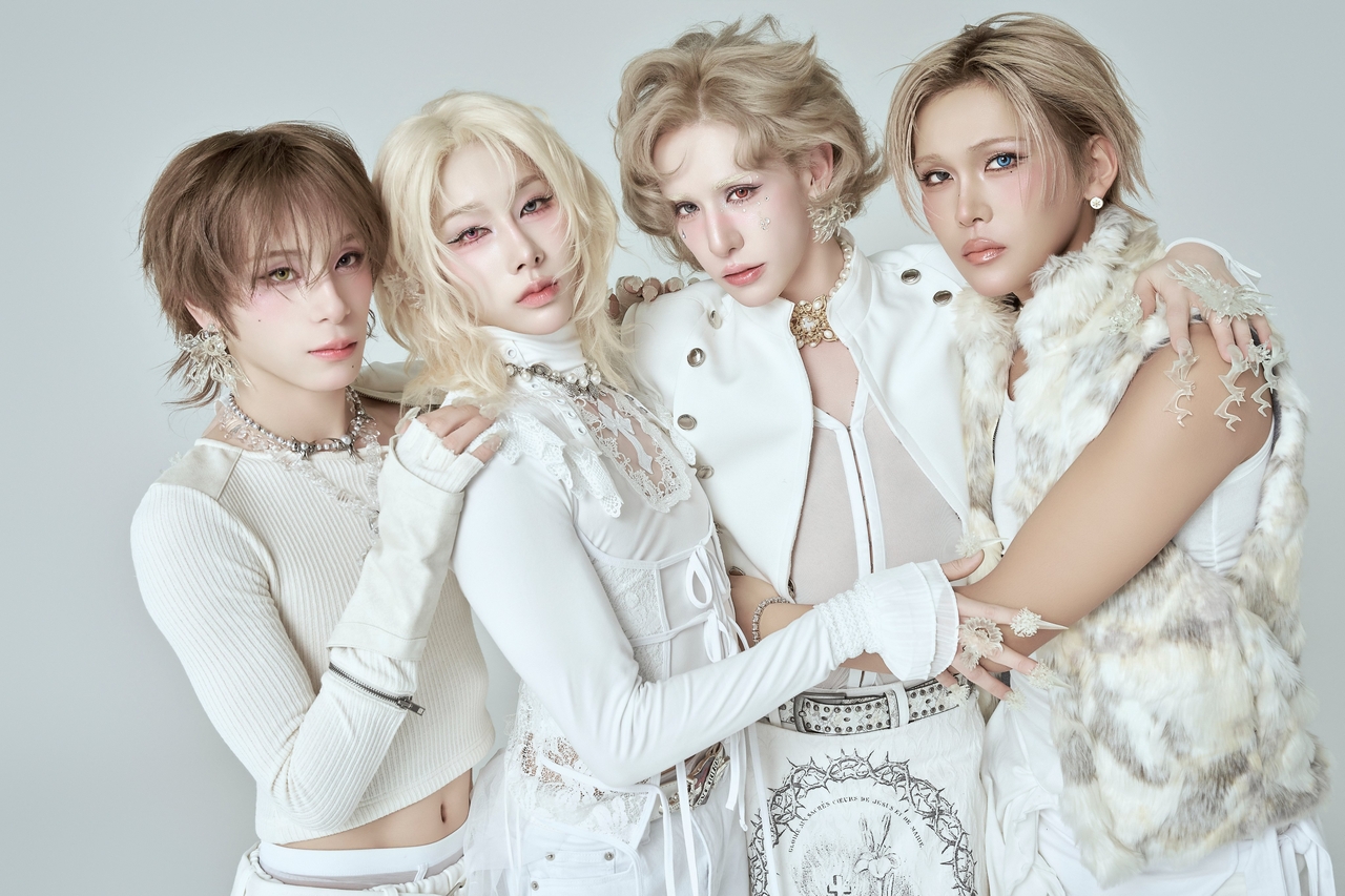 Xlov (RBW, WM Entertainment, 257 Entertainment)