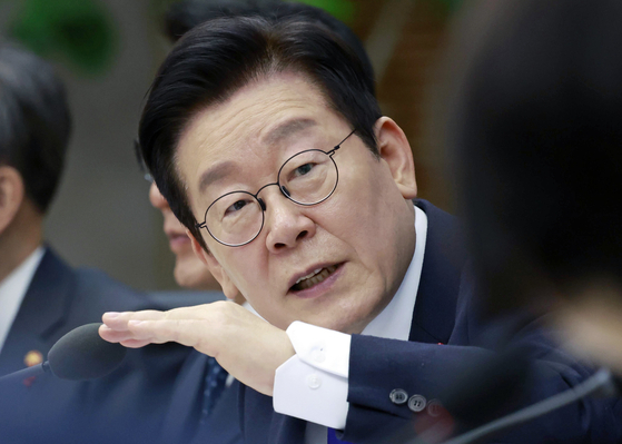 이재명 대통령이 지난해 12월 16일 정부세종청사에서 열린 국무회의에서 발언하고 있다. [연합]