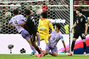 S. Korea falls to host Mexico 1-0 in World Cup group stage
