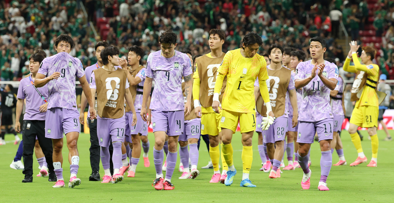 South Korean players look dejected as they walk off the field after their 1-0 loss to Mexico in a Group A match of the 2026 FIFA World Cup, at the Guadalajara Stadium in Zapopan, Mexico, on Thursday (local time). (Yonhap)