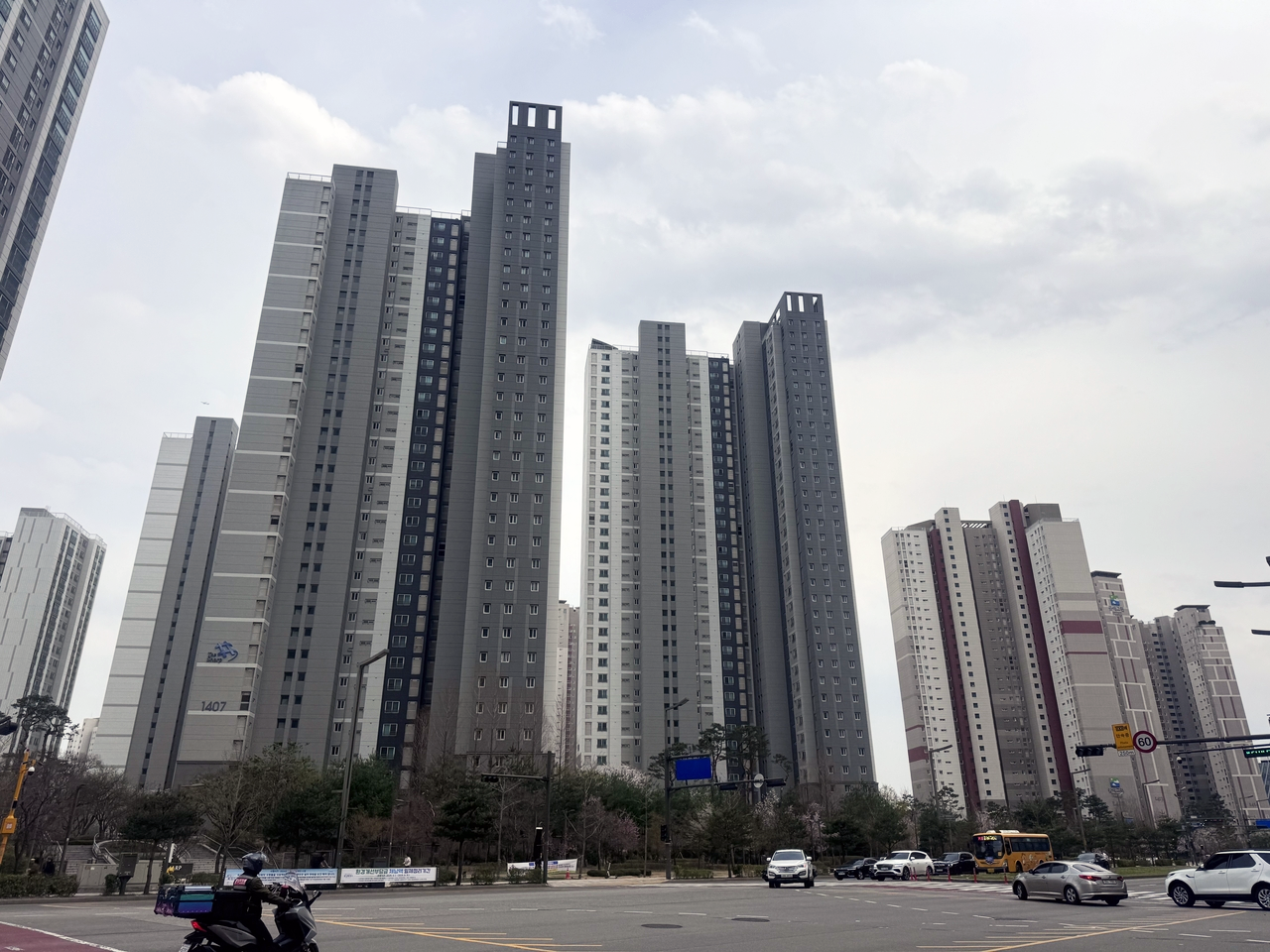 Apartments near Dongtan Station in Hwaseong, Gyeonggi Province. (Seo Young-sang/The Korea Herald)