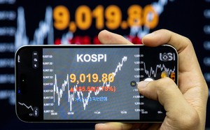 코스피, 이번주 ‘만스피’ 찍을까…24일 이 종목 실적에 달렸다