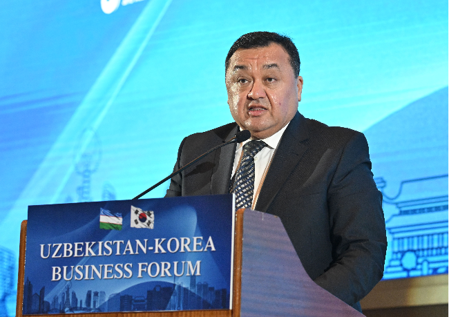 Ilzat Kasimov, Uzbekistan's deputy minister of investment, industry and trade, delivers congratulatory remarks at the Korea-Uzbekistan Business Forum in Tashkent, Uzbekistan, Tuesday. (Im Se-jun/The Korea Herald)