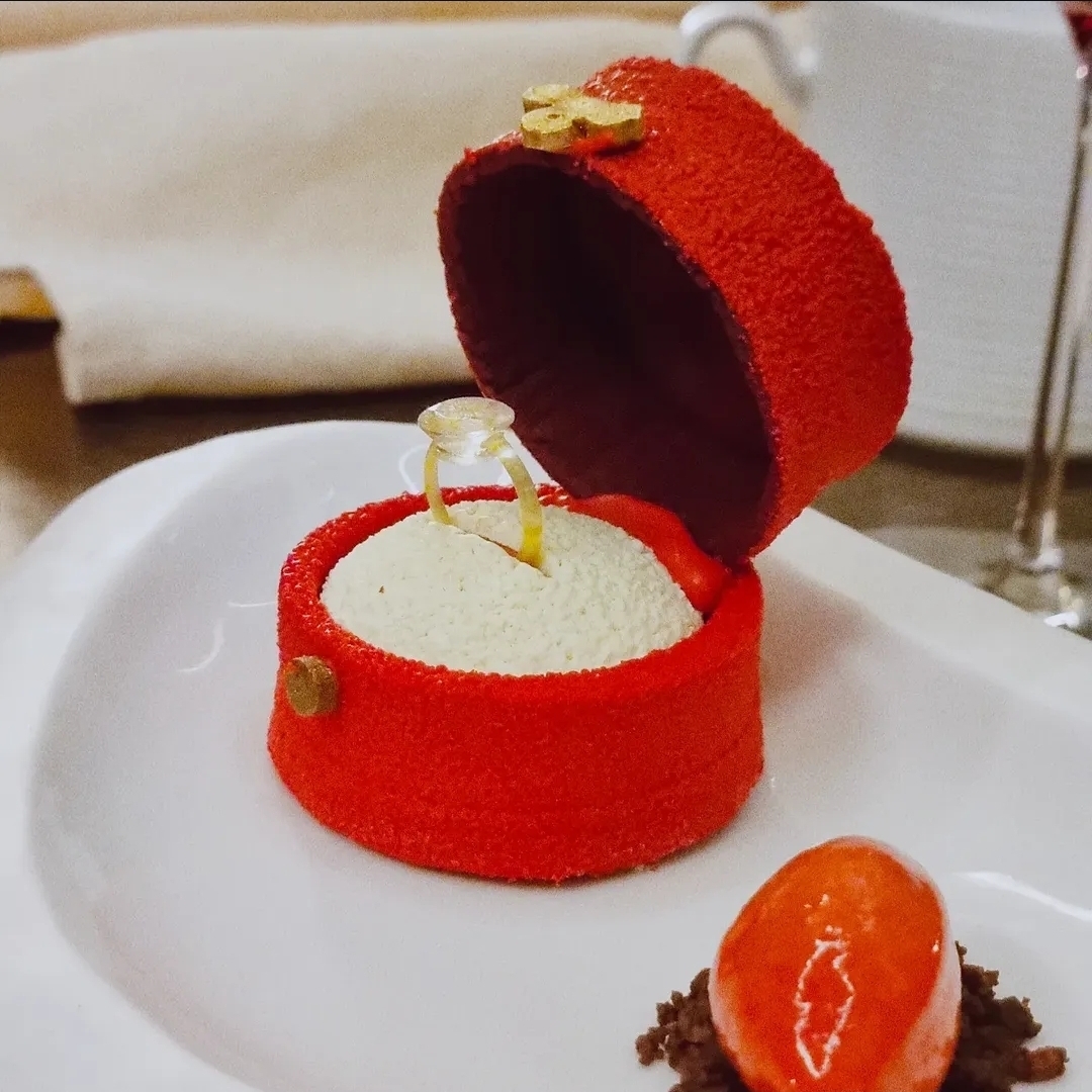 A red velvet tart shaped like a ring box. [Provided by Choi.]