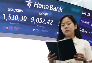 Won-dollar rate averages 1,520 through June, reaching crisis-era levels
