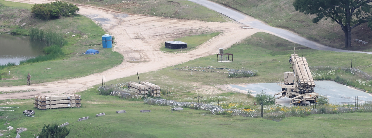 A THAAD launcher is seen at a military base in Seongju, North Gyeongsang Province, Sunday. (Yonhap)