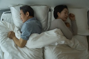 “남편 코골면 비틀어버리고 싶어” 20년 참은 아내, 공무원연금도 분할되나