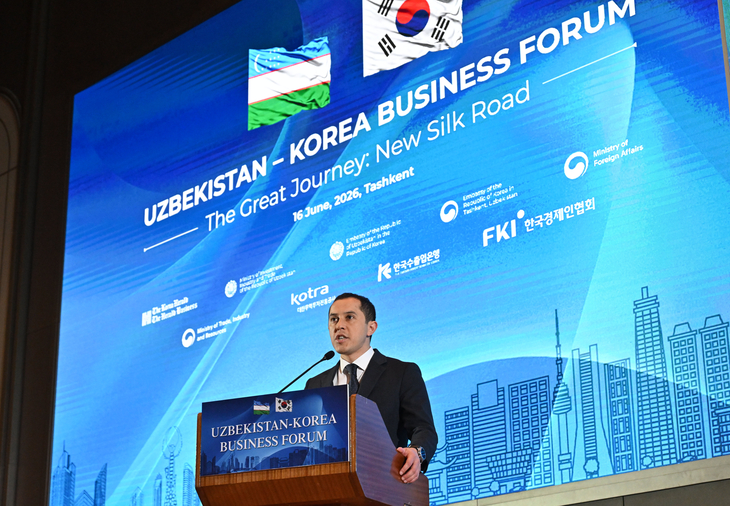 Ruhullo Zikrilayev, deputy director of Uzbekistan's Agency for the Development of Light Industry speaks at the Korea-Uzbekistan Business Forum in Tashkent, Uzbekistan, Tuesday. (Im Se-jun/The Korea Herald)
