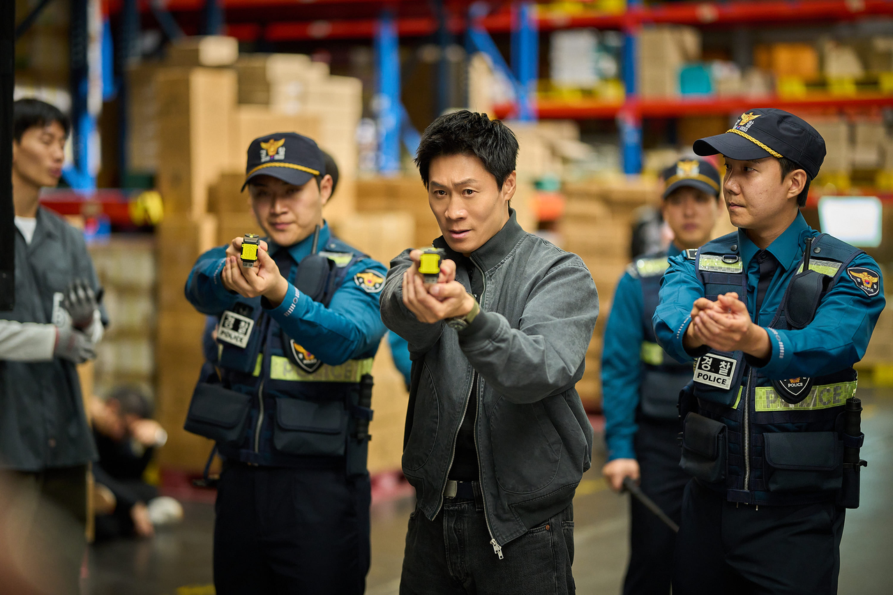 Jin Seon-kyu stars in "Husbands in Action." (Netflix)