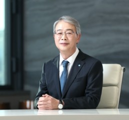 Woori chief pitches growth strategy in Japan, Taiwan