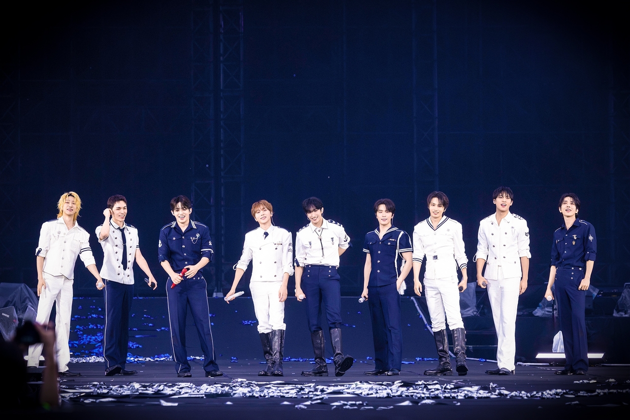 Seventeen performs during the "Carat Land" fan meeting held at Incheon Asiad Main Stadium in Incheon on Sunday. (Pledis Entertainment)