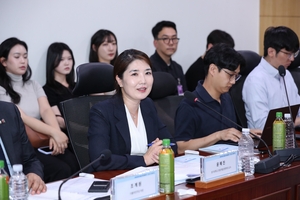 "전 세계가 올리는데 한국만 거꾸로"...'출국납부금 2만원' 이뤄질까 - 뉴스 썸네일 이미지
