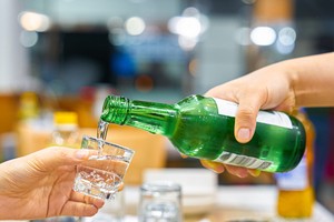“술 사진만 봐도 손이 간다”…알코올 중독자 뇌는 ‘술’만 알아본다[후암동 논문 연구소]