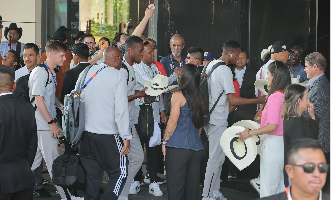 South African players arrive at the team hotel in Monterrey, Mexico, Monday, ahead of the team’s final Group A match against South Korea. (Yonhap)