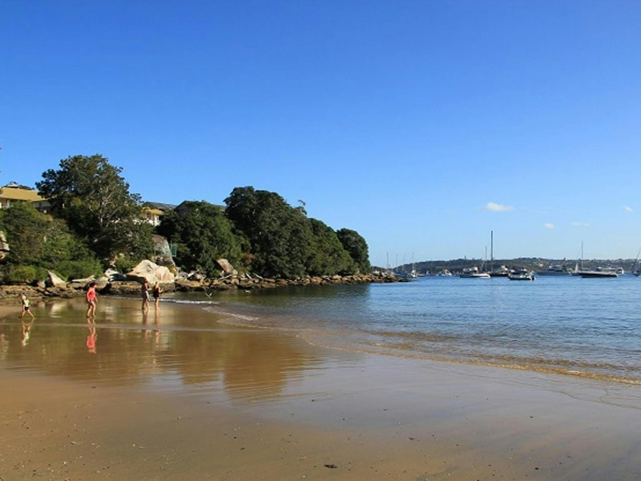 "Where did Manly's big waves go?" Collins Flat Beach, in the harbor south of Little Manly, is a wonderfully peaceful spot for families. (Courtesy of Destination NSW)
