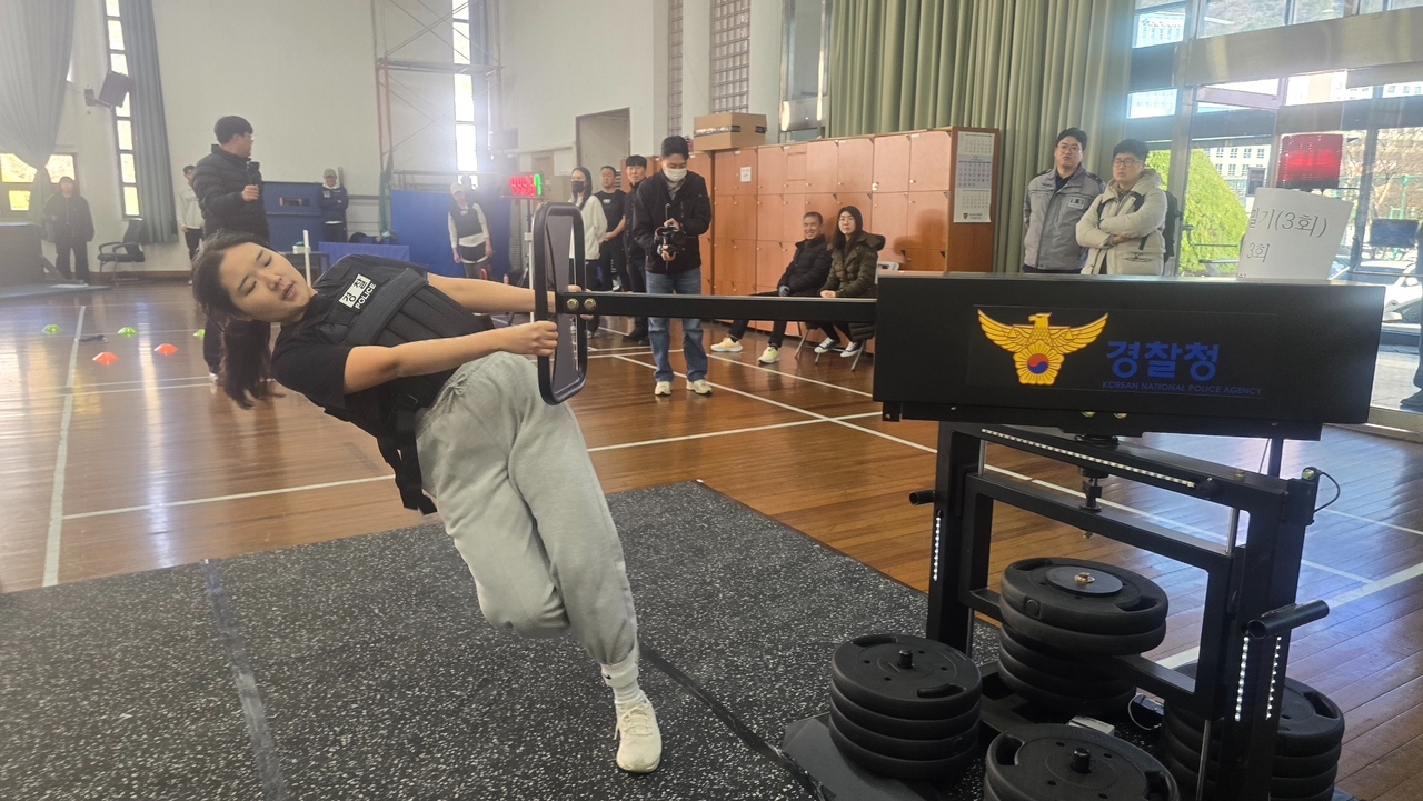 A person preparing for the police officer exam trains in the physical fitness room of Gyeongnam Provincial Police Agency on Dec. 30, 2025. (Gyeongnam Provincial Police Agency)