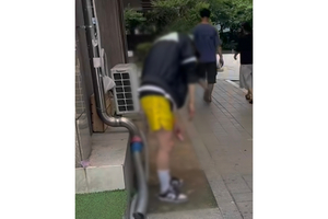 ‘대낮 초교 앞 좀비 자세’…필로폰 양성 반응 30대 남성 긴급체포 [세상&]