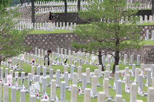 Lee to mark Korean War anniversary week