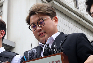 김호중 ‘가석방’에 ‘멜론 50억 달성’ 겹경사…누리꾼 반응은 ‘싸늘’