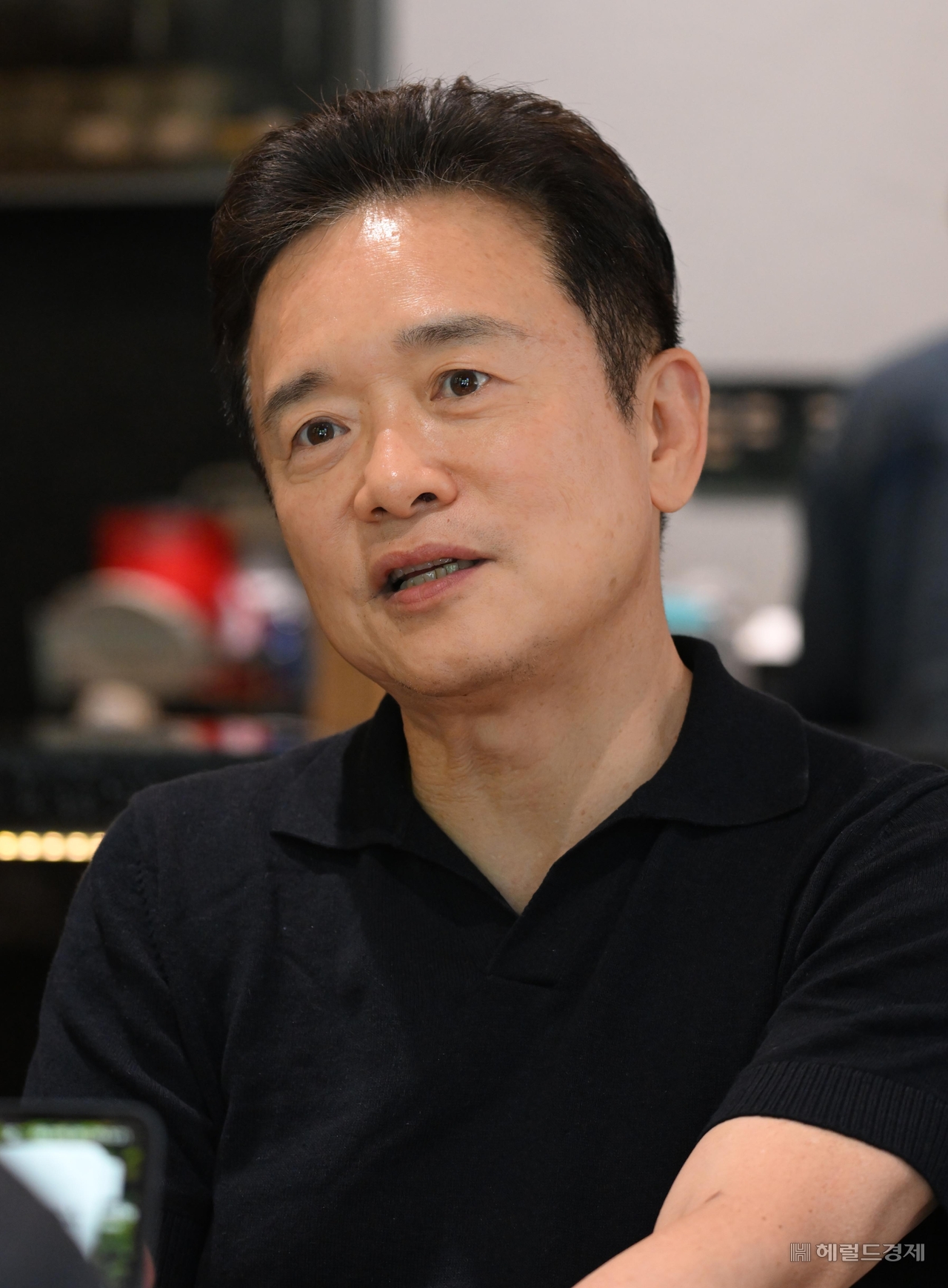 Nam Gyeong-pil, head of NGU, speaks during an interview at the NGU office in Bundang-gu, Seongnam, Gyeonggi Province, on Tuesday afternoon. (Lee Sang-sub/The Herald Business)