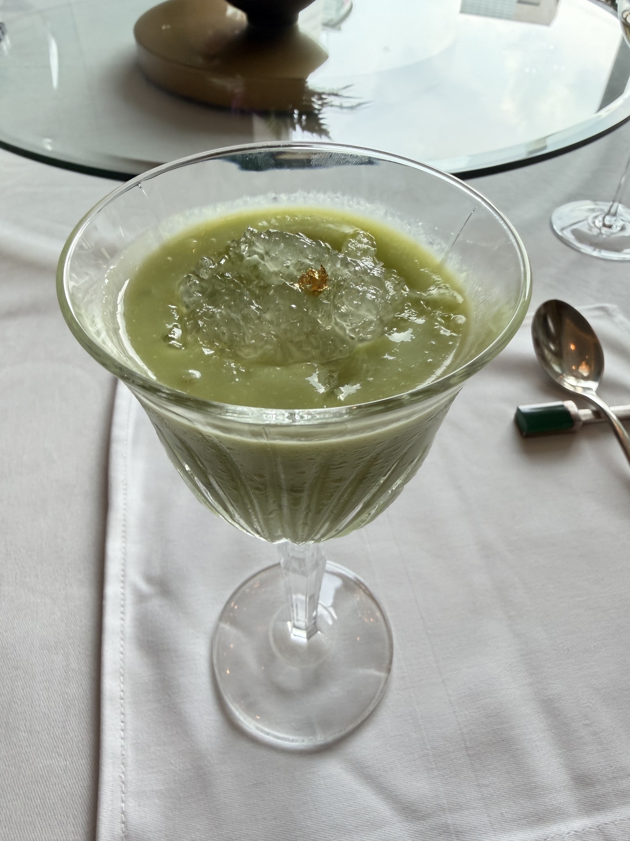 White lotus and bird's nest sago with avocado and melon (Hong Yoo/The Korea Herald)