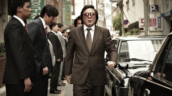 Choi Min-sik stars in "Nameless Gangster: Rules of the Time" (Showbox)