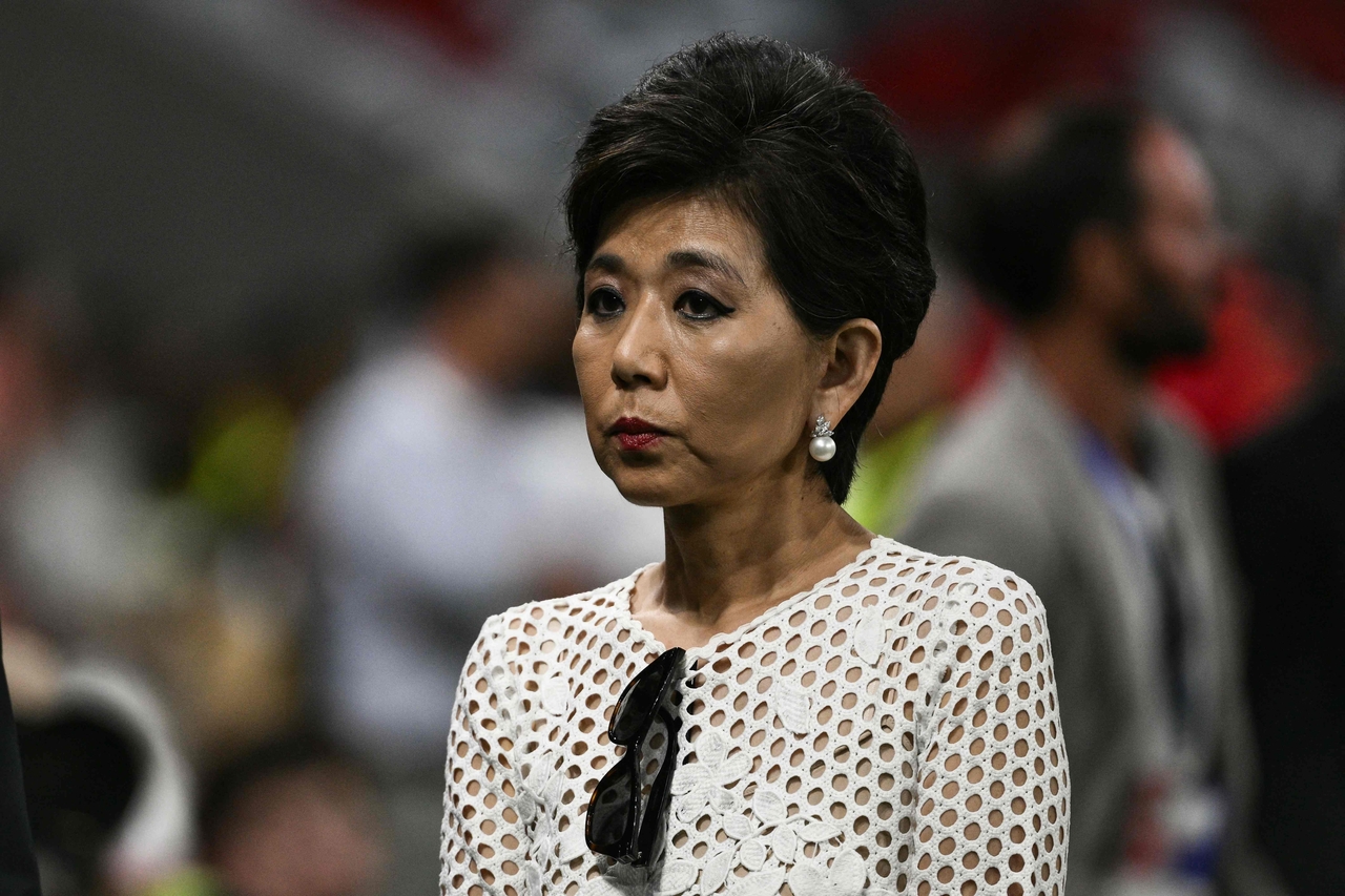 Olympique Lyonnais President Michele Kang watches the French L1 soccer match between Olympique Lyonnais and FC Metz at Groupama Stadium in Decines-Charpieu, France, Aug. 23. (AFP-Yonhap)