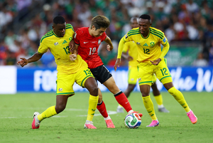 South Africa leads South Korea 1-0 in Group A finale