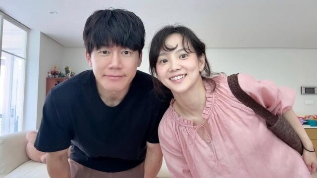 Kim Moo-yul (left) and Yoon Seung-ah in 2025. (Dofwlw on Instagram)