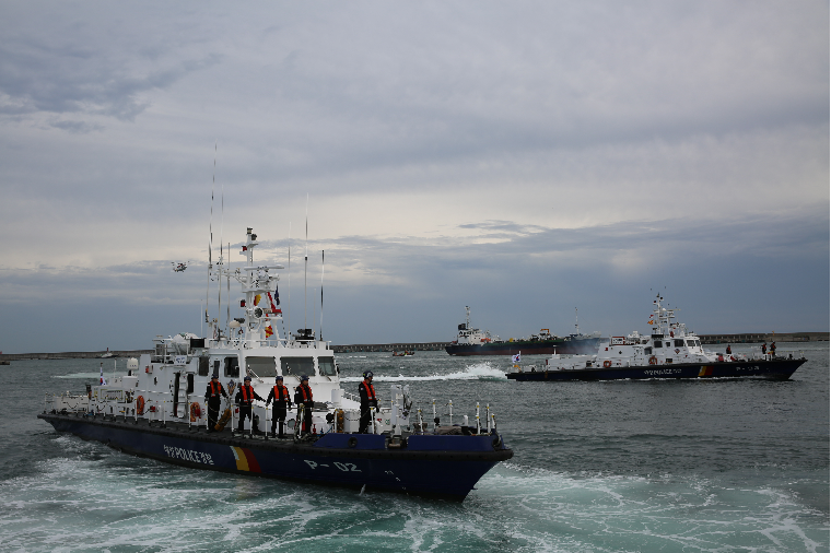 Ulsan Coast Guard vessels take part in a Ready Korea maritime disaster response drill at Ulsan New Port on Nov. 6, 2023.  (Ulsan Coast Guard)