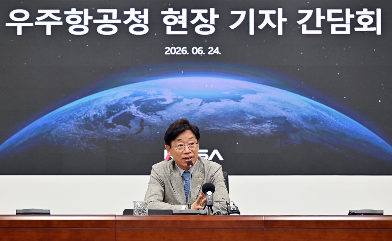 Oh Tae-seog, administrator of the Korea AeroSpace Administration, speaks during a press briefing at the agency’s headquarters in Sacheon, South Gyeongsang Province, on Wednesday. (Korea AeroSpace Administration)