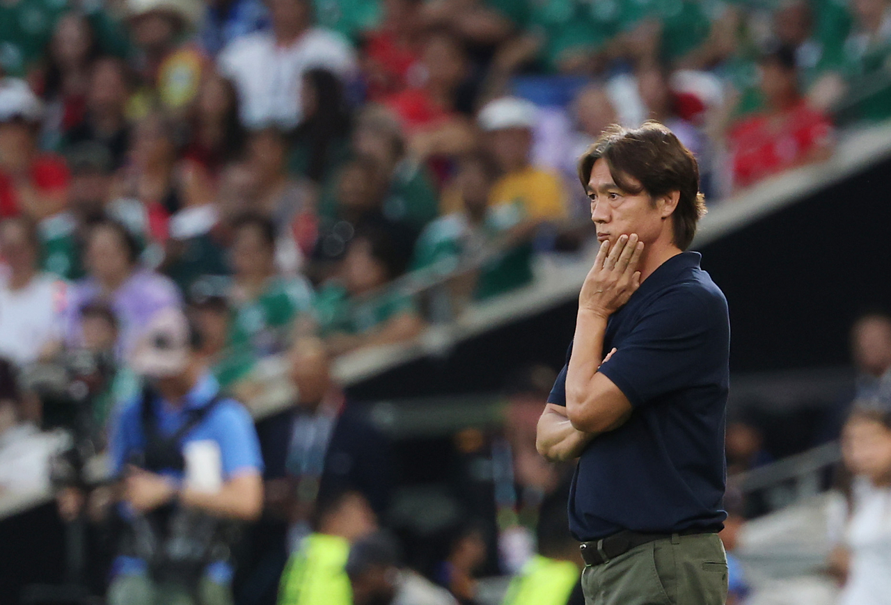 South Korea head coach Hong Myung-bo stands on the sidelines during his team's Group A match against South Africa at the 2026 FIFA World Cup at Monterrey Stadium in Guadalupe, Mexico, on Wednesday. (Yonhap)
