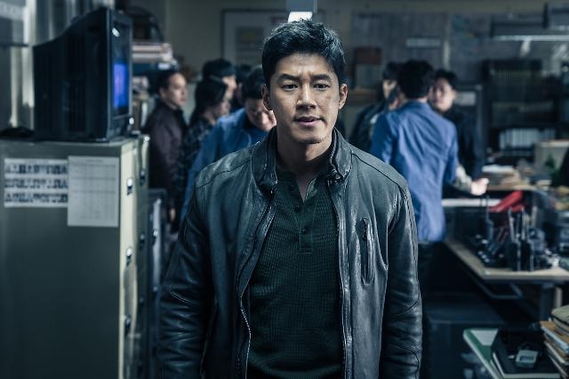 Kim Moo-yul stars in "The Gangster, the Cop, the Devil" (Twinfilm)