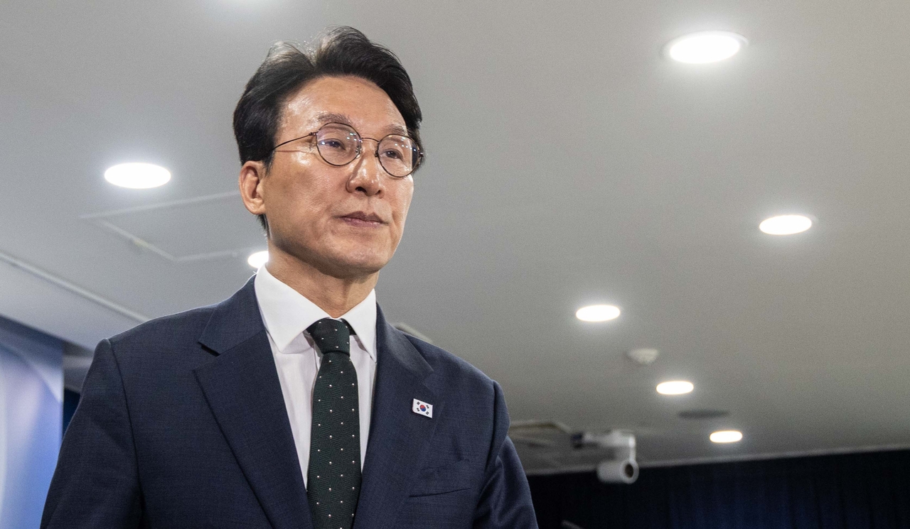 Prime Minister Kim Min-seok walks out of a briefing room at the government complex in Seoul on Thursday. (Yoon Chang-bin/The Korea Herald)