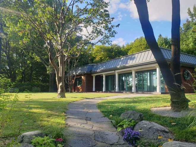Namsan Hannam Wedding Garden is one of five venues that Seoul will open for wedding photo shoots under its “More Beautiful Wedding” program. (Seoul Metropolitan Government)