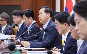 Korea to spend W1tr to ease living costs, lower fuel price caps