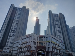 “3억 더 낼게요” ‘반도체 벨트’ 평택고덕 경매에 36명 우르르 [부동산360]