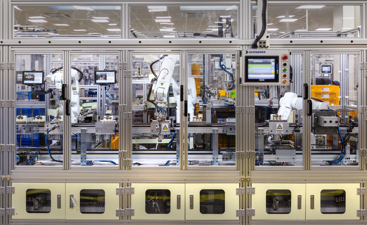 An automated molded case circuit breaker production line operates at HD Hyundai Electric’s Cheongju Power Distribution Campus in North Chungcheong Province. (HD Hyundai Electric)