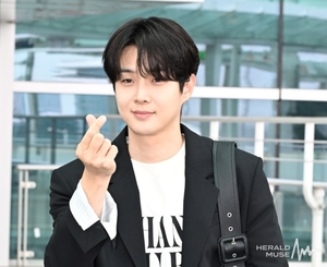 최우식, ‘흑인 팬 패싱’ 논란 직접 입 열었다…“놓쳤다면 죄송, 시간 부족했다”