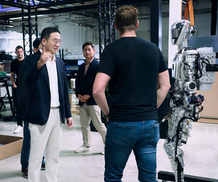 LG Group Chairman Koo Kwang-mo visits Figure AI, an AI robotics startup based in Silicon Valley, in June 2024. (LG Corp.)