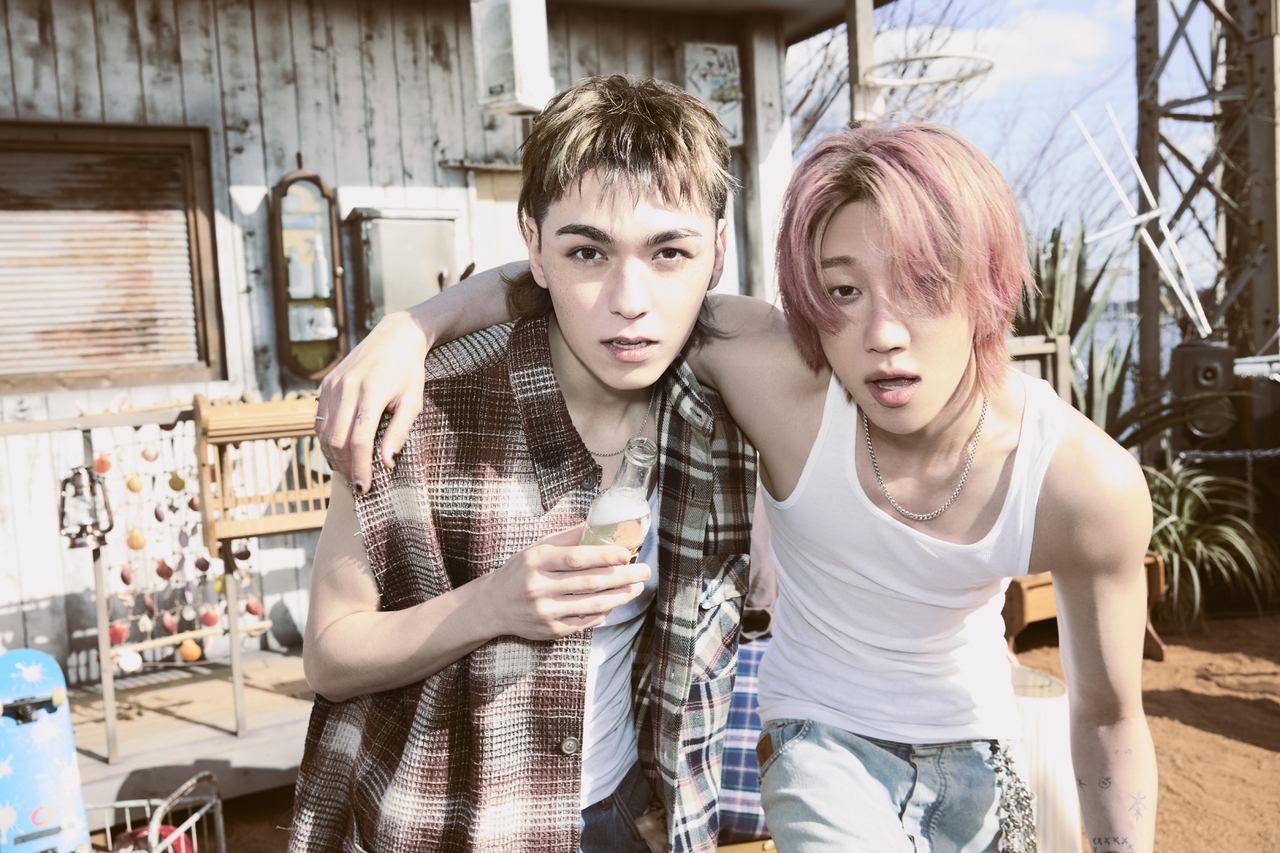 Vernon (left) and The8 (Pledis Entertainment)