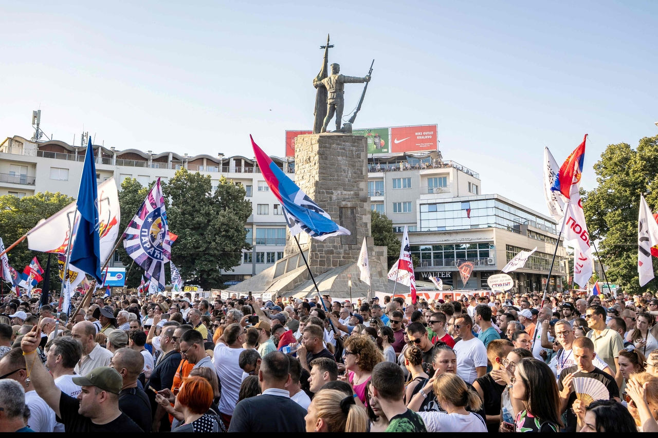 Protestors gather in Kraljevo, central Serbia, Sunday. (AFP-Yonhap)