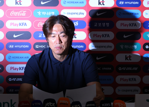 붉은악마, 홍명보에 “축구계 영원히 떠나라”…“적폐 사라질 때까지 투쟁”